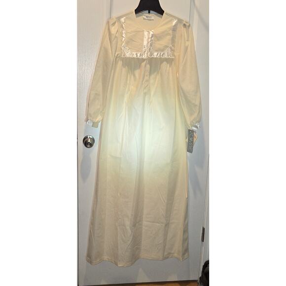 Vintage NWT Dead Stock Komar butter yellow nightgown Medium - Picture 1 of 5